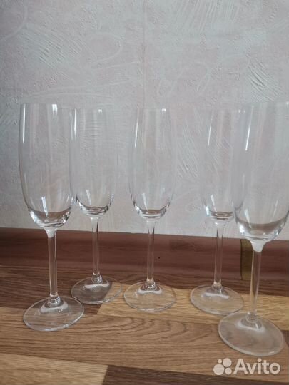 Фужеры, бокалы, стаканы, рюмки