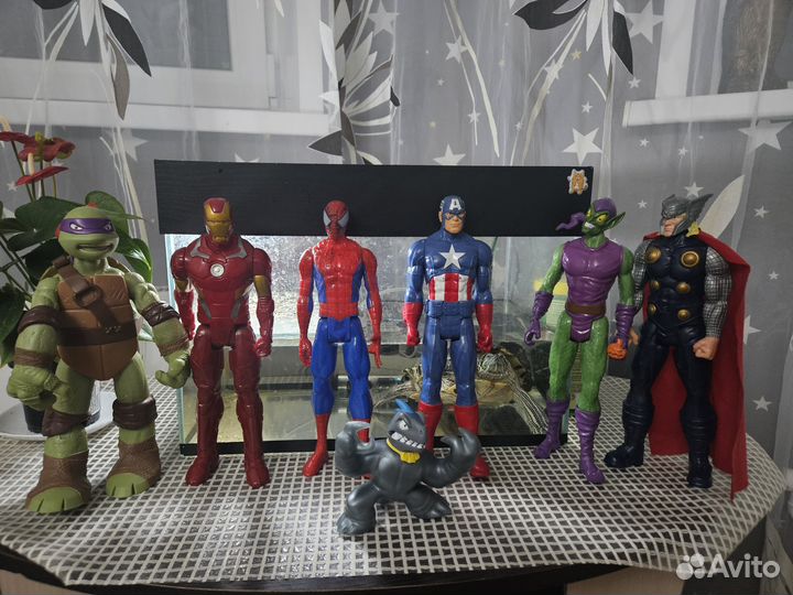 Фигурки персонажей