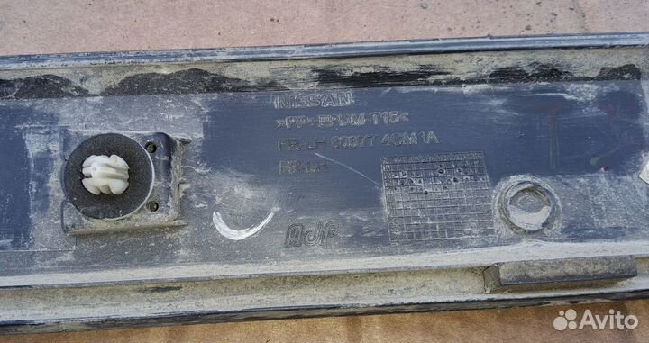 Накладка двери передняя левая Nissan X-Trail 32