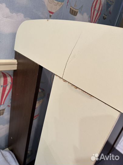 Детская кроватка с маятником