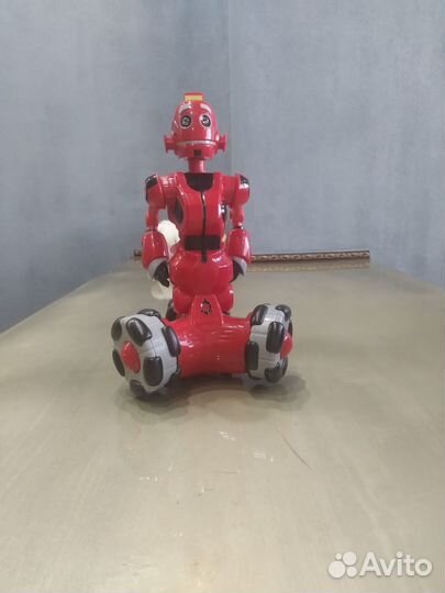 Игрушка робот