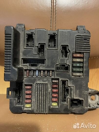 S118399300J Блок предохранителей Renault Megane 2