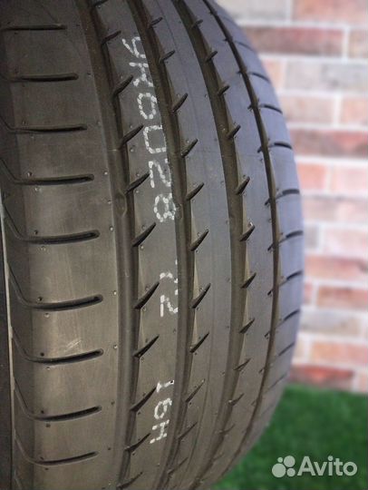 Yokohama Advan Sport V105S 255/35 R19 96Y