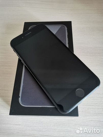 iPhone 8, 64 ГБ