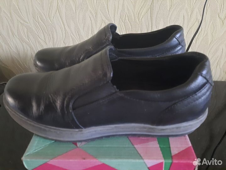 Школьные туфли