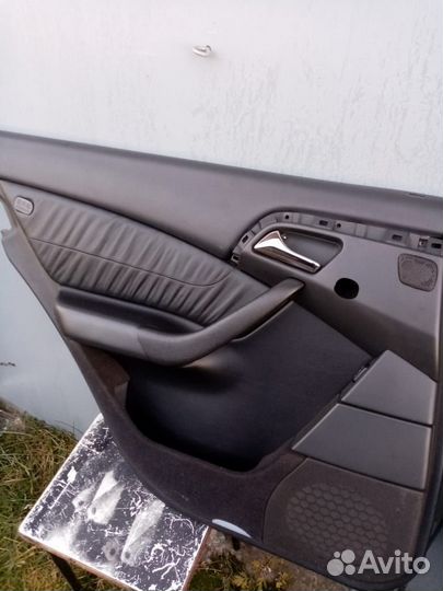 Запчасти на Mercedes Benz w220