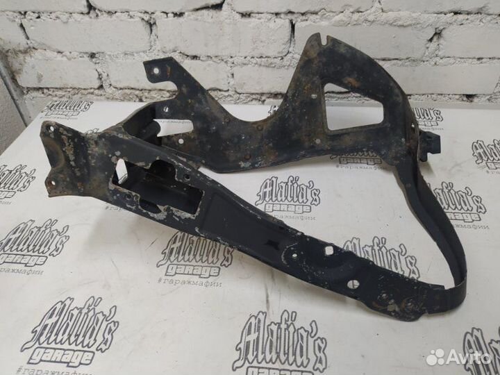 Крепление фары правое Mercedes-Benz S-Class W220