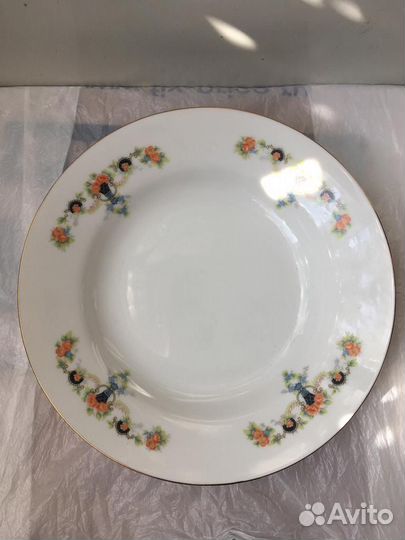 Тарелки разные