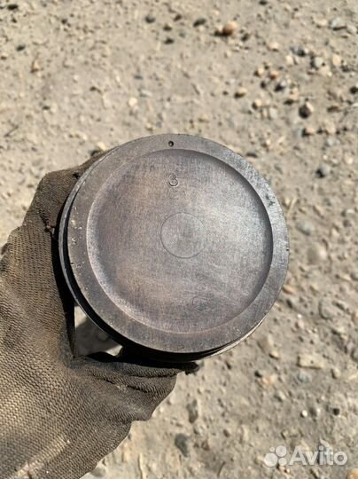 Поршня с шатунами