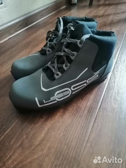Лыжи беговые с ботинками 40 размер