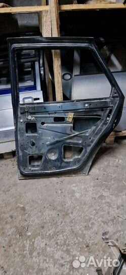 Задняя правая дверь ваз 2110