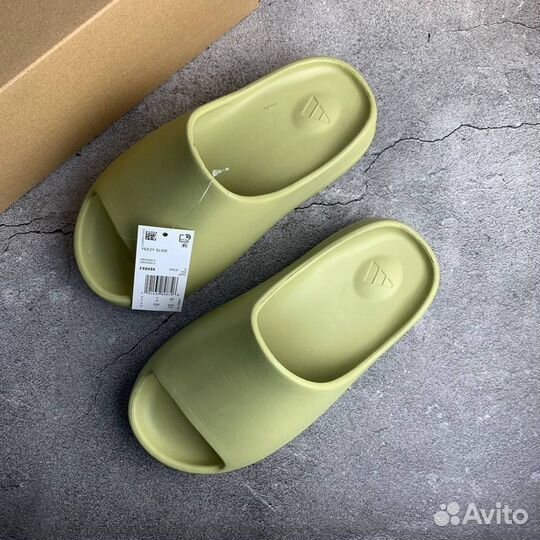 Тапки adidas yeezy slide