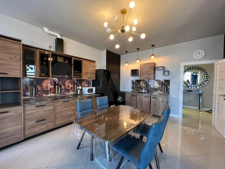 2-к. квартира, 70 м², 12/15 эт.