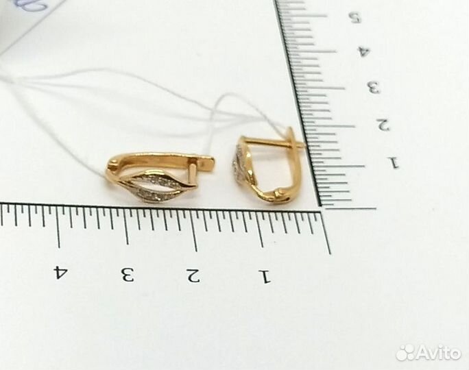 Серьги с синтетическим камнем Золото