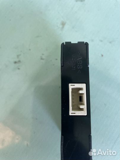 Блок иммобилайзера toyota rav4 xa50