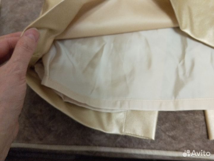 Юбка золотого цвета