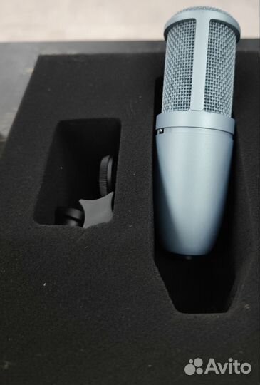 Студийный микрофон AKG perception 120