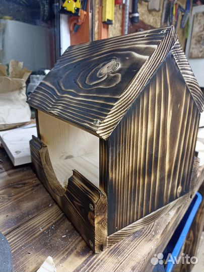 Кормушка для птиц уличная