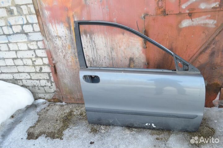 Дверь передняя правая Volvo S40 I