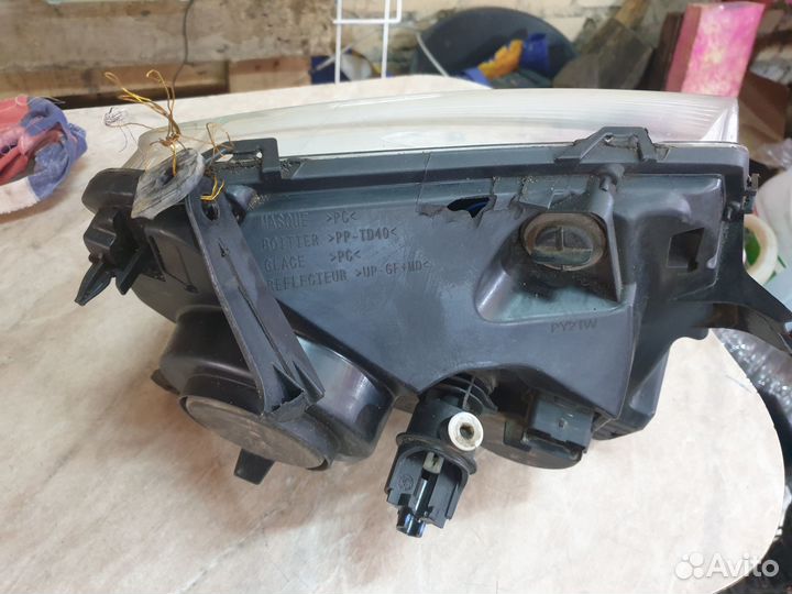 Фара левая Renault Duster 2012