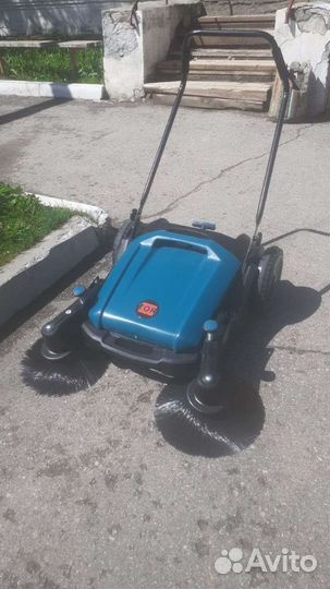 Подметальная машина для уборки помещений