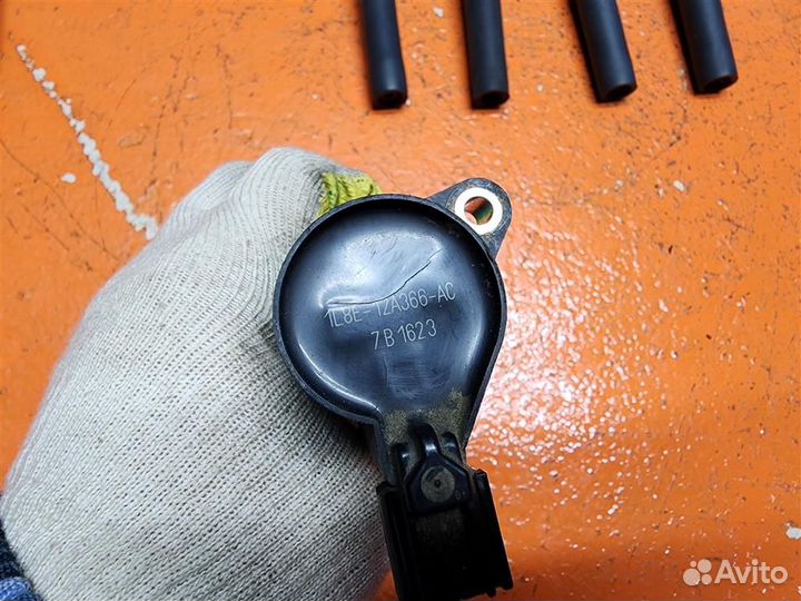 Катушка зажигания Ford Escape 3,0 AJ 1L8E12A366AB