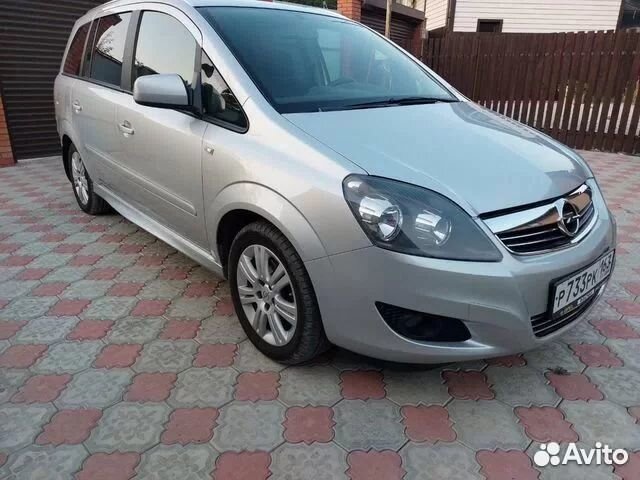 Внешние пороги для Opel Zafira B