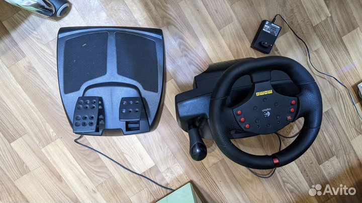 Игровой руль logitech momo racing