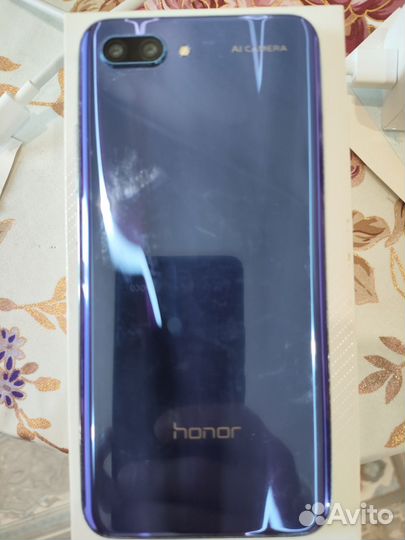 HONOR 10, 4/64 ГБ