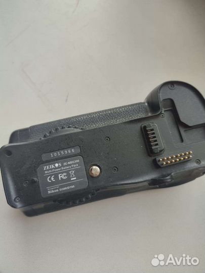 Батарейный блок Nikon мв-D10