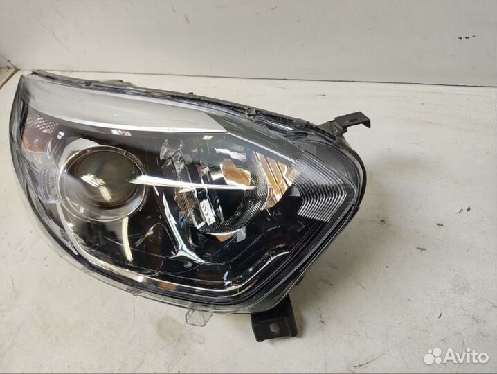 Фара правая Renault Kaptur 1 2015