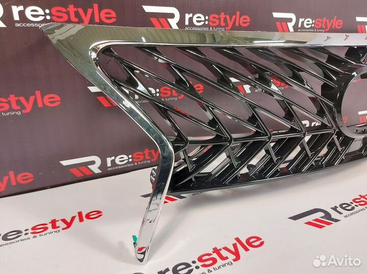 Решетка радиатора Lexus LX570 2012-2015 R446