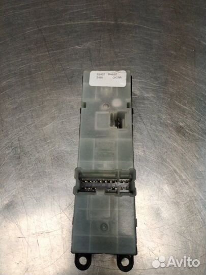 Блок стеклоподъемника передний правый Nissan Note