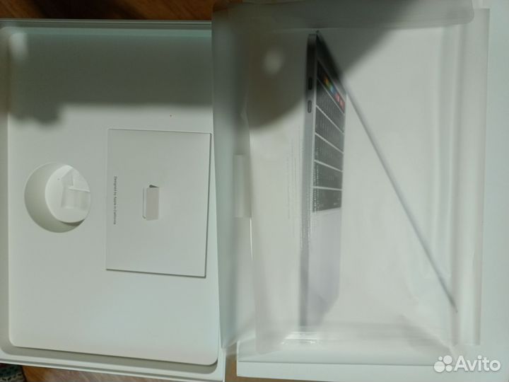 Коробки от техники apple