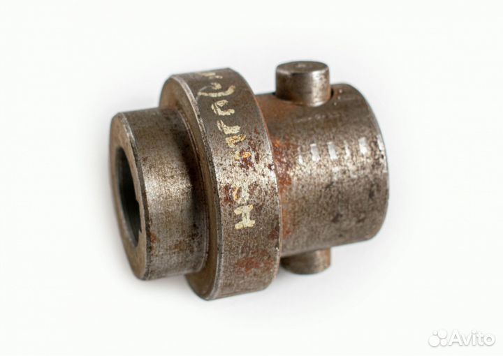 Ступица опоры щетки ко-829А 4703001