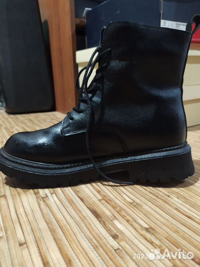 Ботинки демисезонные 40 размер