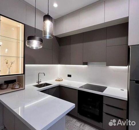 Кухня под потолок любого размера