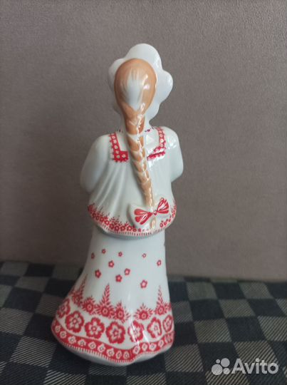 Фарфоровая статуэтка СССР Катюша фестивальная