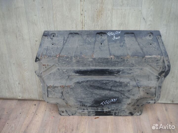 Защита двигателя Volkswagen Tiguan 1 2011