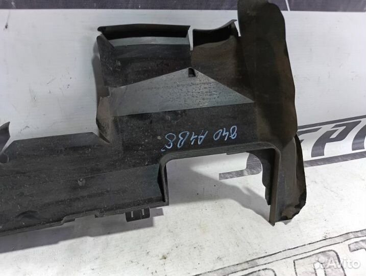 Воздуховод радиатора передний правый Audi A4 B8