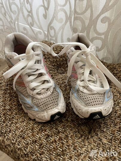 Кроссовки adidas