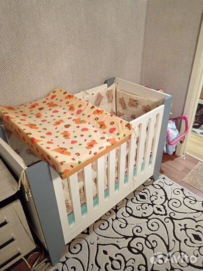 Детская кроватка