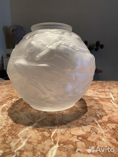 Ваза Barolac, мустанги. Стиль Lalique