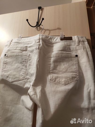 Джинсы белые женские р-р44 европейский(52 русский)