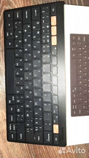Клавиатура Samsung Smart Keyboard Trio 500