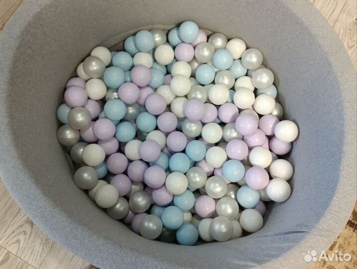 Сухой бассейн с шариками