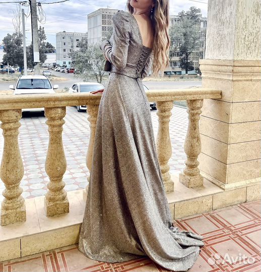 Вечернее платье