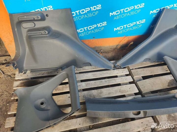 Обшивка багажника Mitsubishi colt 6