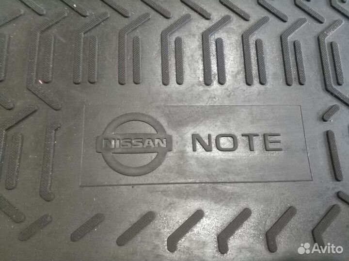 Коврики для машины Nissan