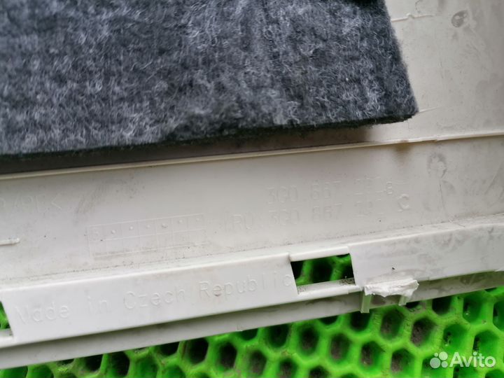 Обшивка средней стойки на VW Passat B8 2015-2019